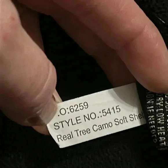 Dunbrooke premium RealTree Xtra branded soft shell camo full zip coat Size Large - Picture 10 of 10